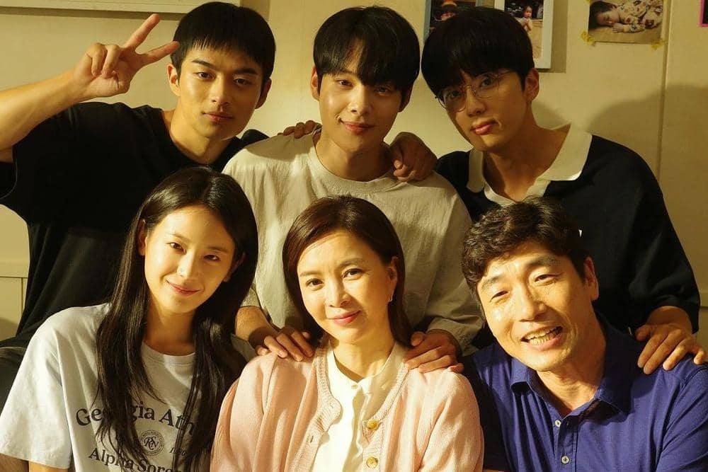 Instagram/ gyurious_j