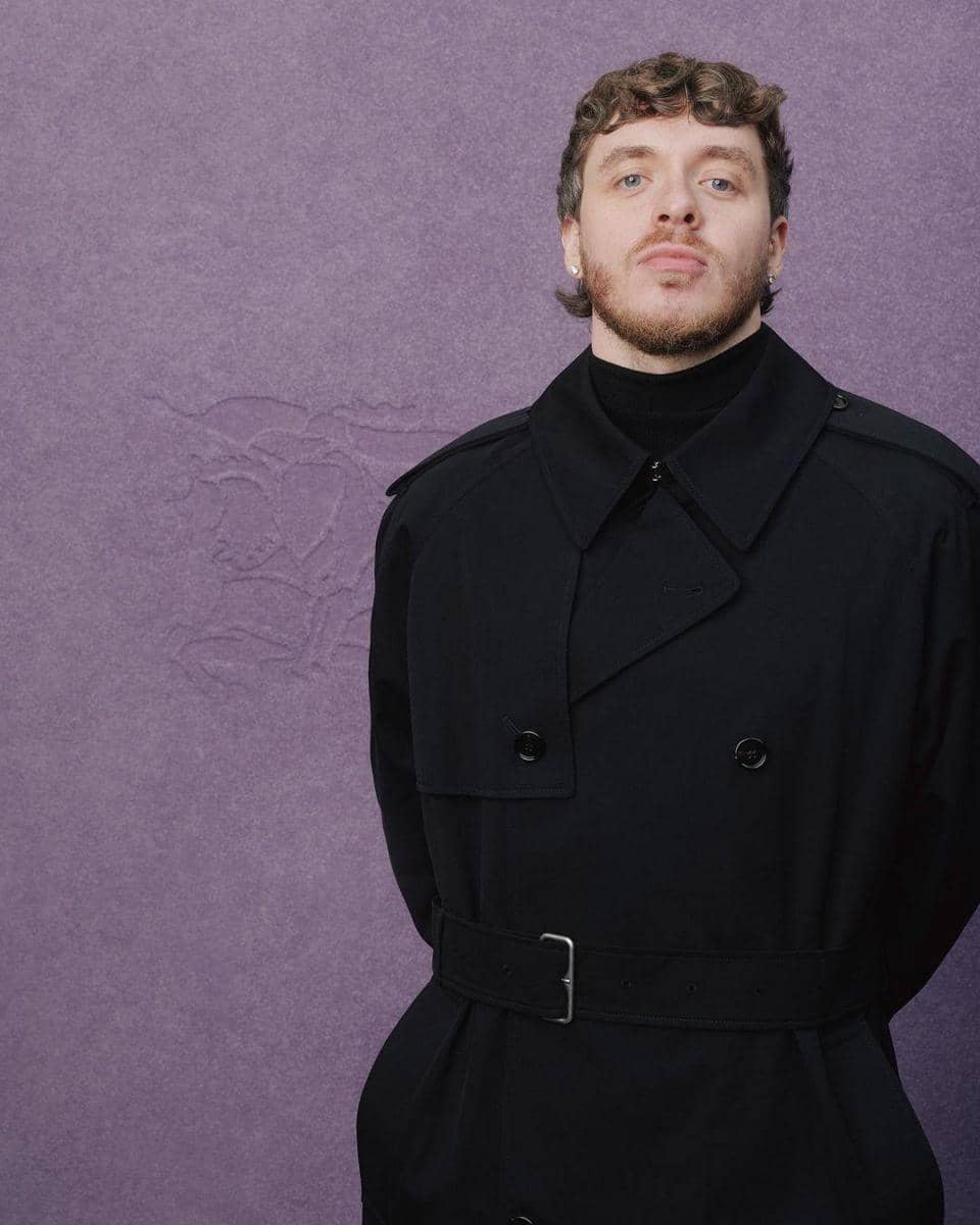 instagram.com/burberry