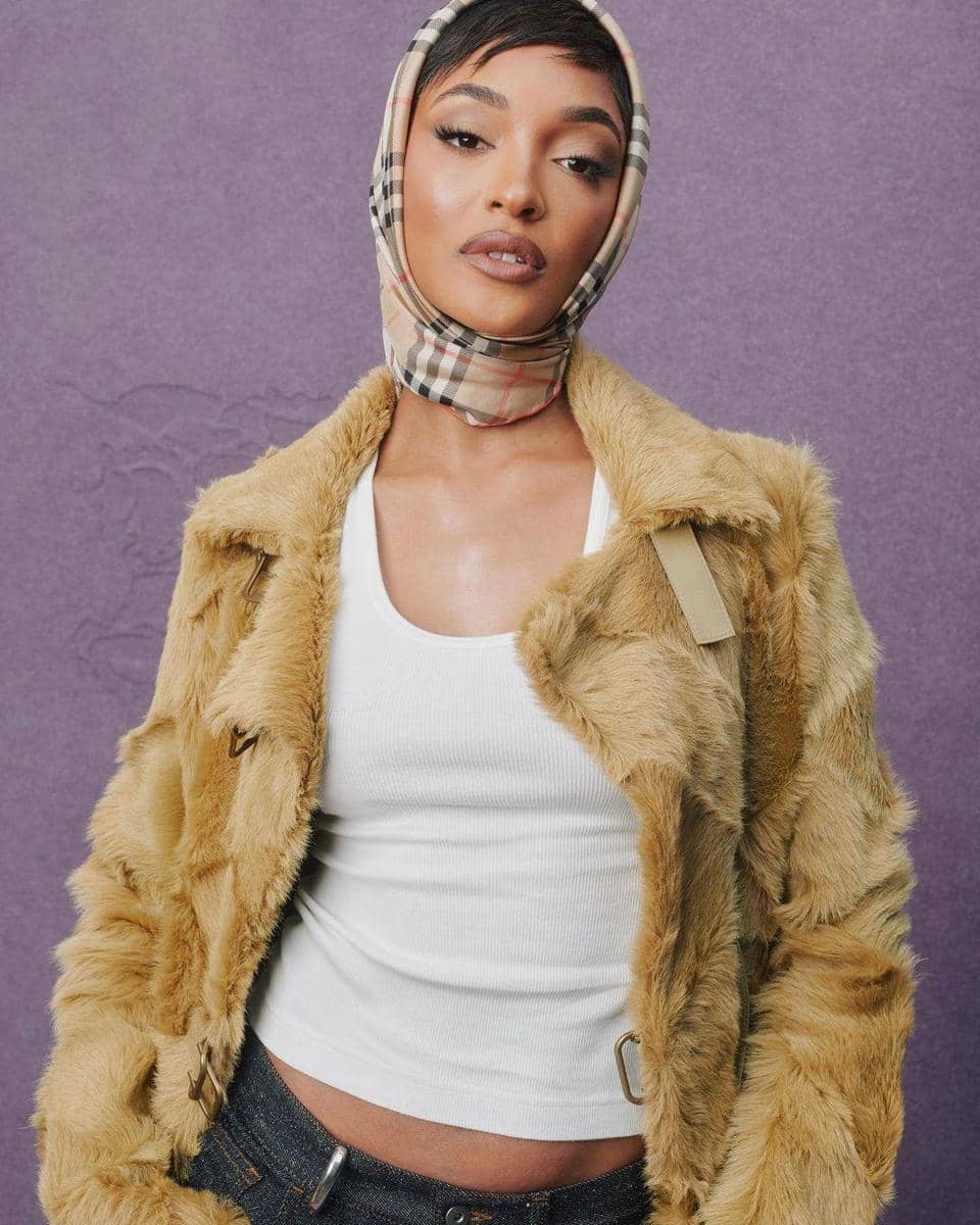 instagram.com/burberry