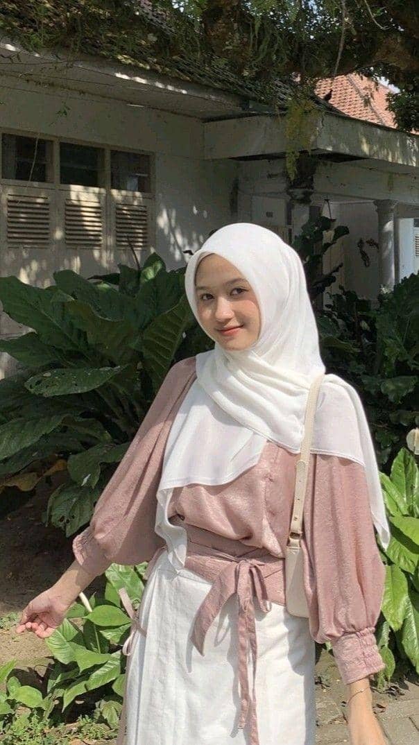  Jilbab warna putih
