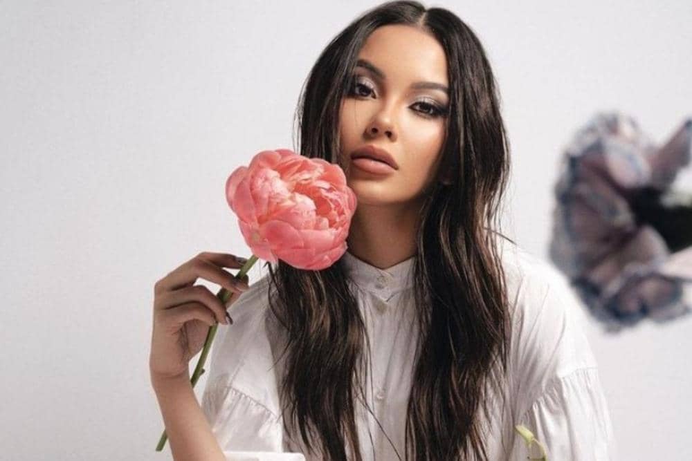 Instagram.com / alyssadaguise