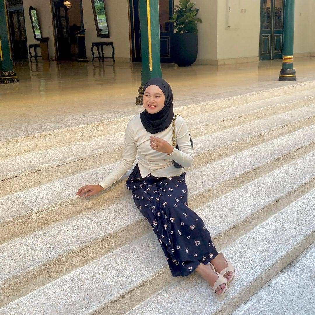 instagram.com/nadinazti