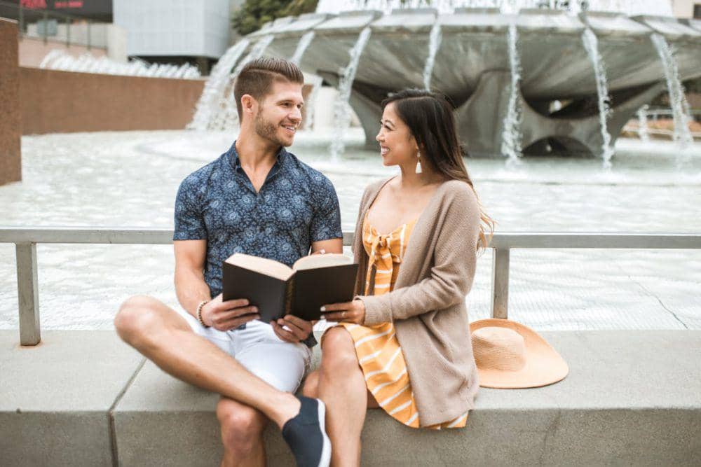 ilustrasi jatuh cinta sejak pertemuan pertama (Pexels.com/RDNE Stock project)