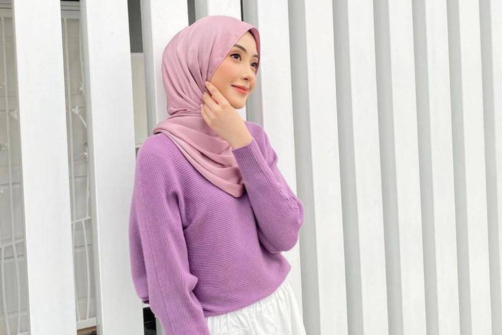 Baju Lilac Cocok dengan Jilbab Warna Apa? Ini 6 Pilihannya