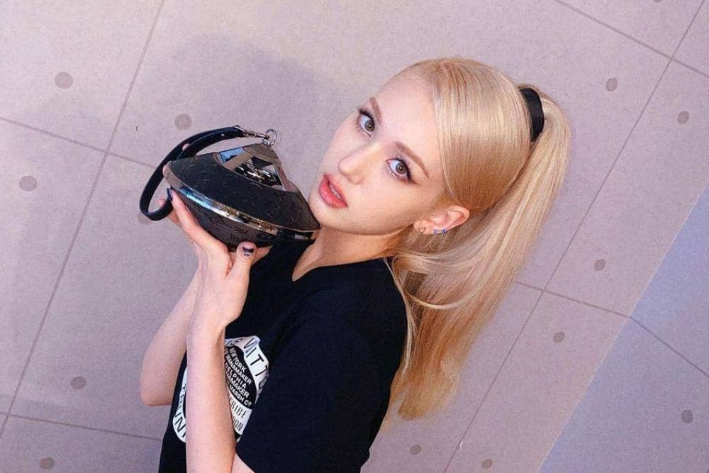 instagram.com/somsomi0309