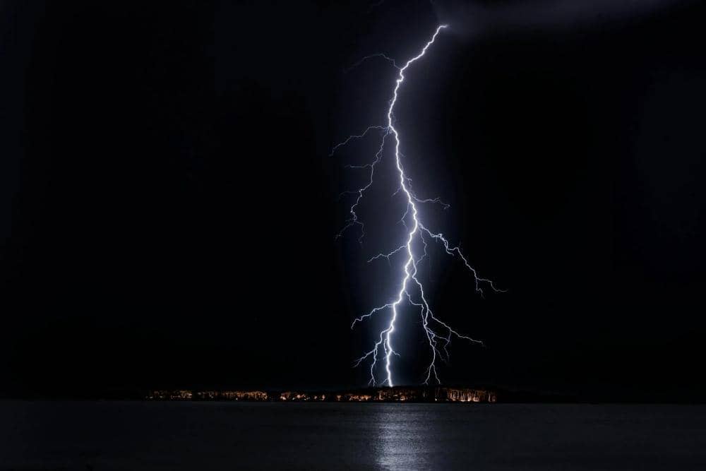 arti mimpi hujan deras