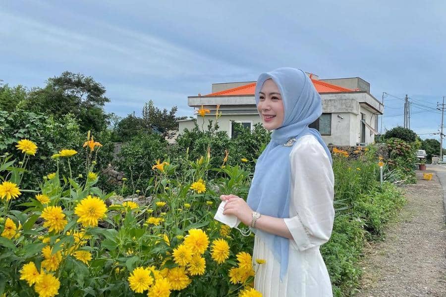 Instagram/xolovelyayana