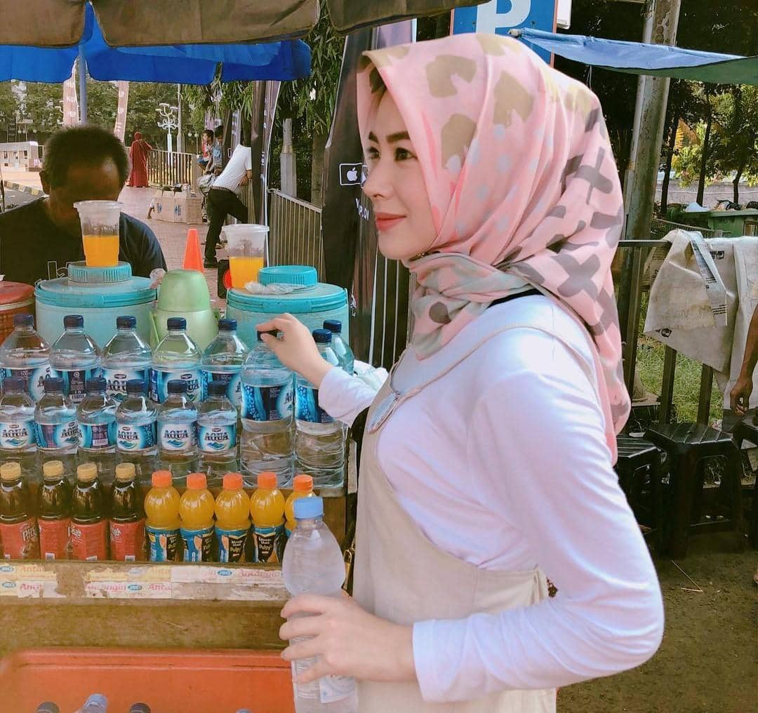 Instagram/xolovelyayana