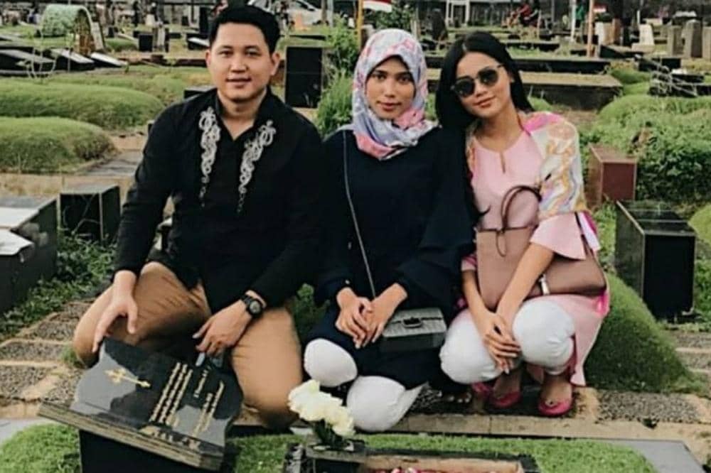 Instagram.com/yunitasiregar