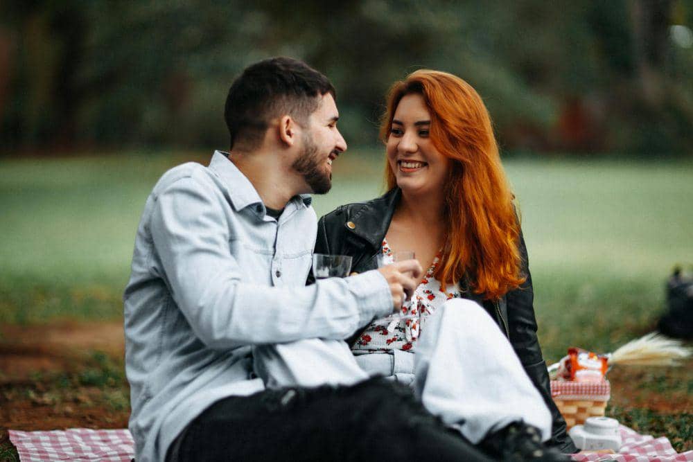Cara Membangun Emotional Intimacy dengan Pasangan