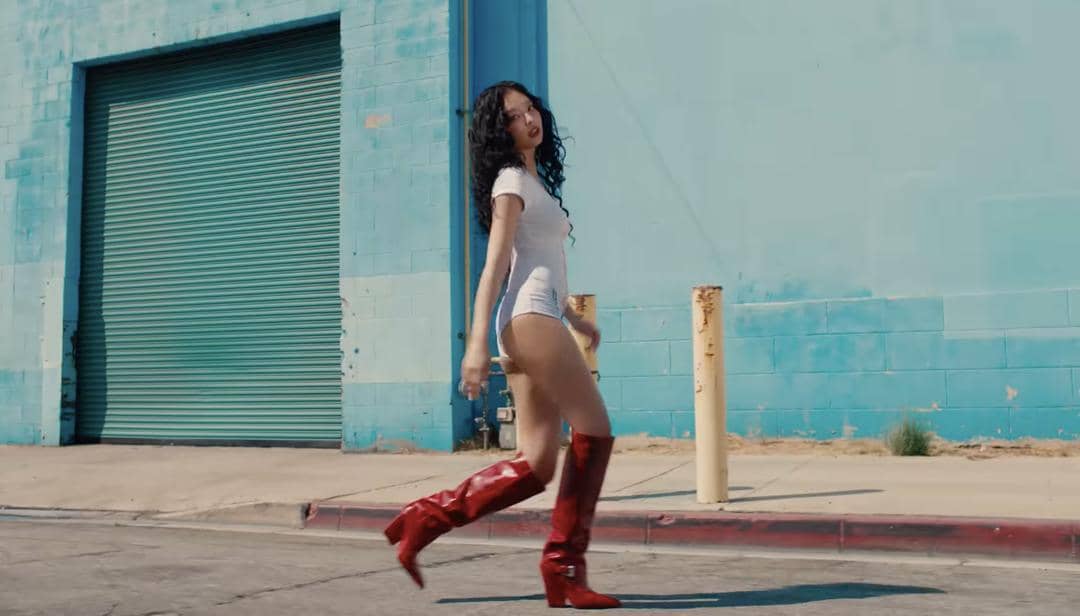 youtube.com/jennierubyjane