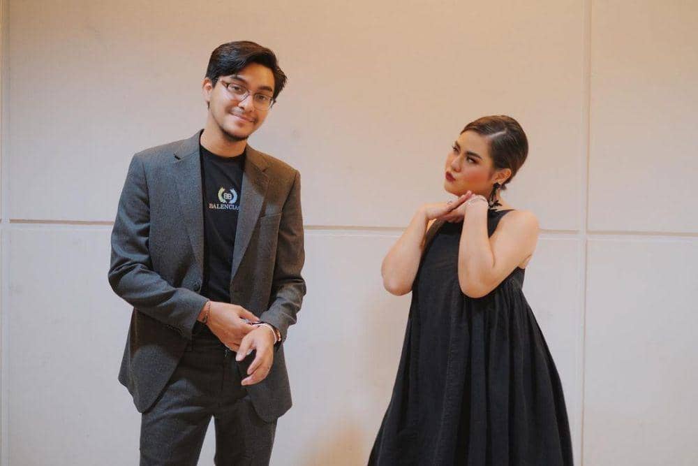 Instagram.com/mytha_lestari