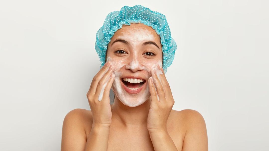 urutan pemakaian skincare malam dengan retinol serum