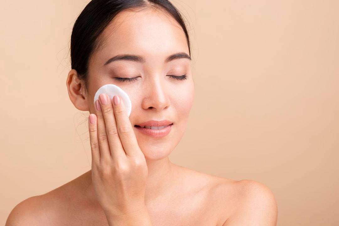 urutan pemakaian skincare malam dengan retinol serum