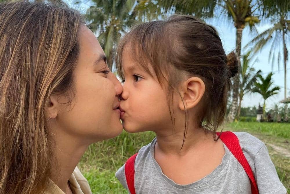 Instagram.com/pevpearce