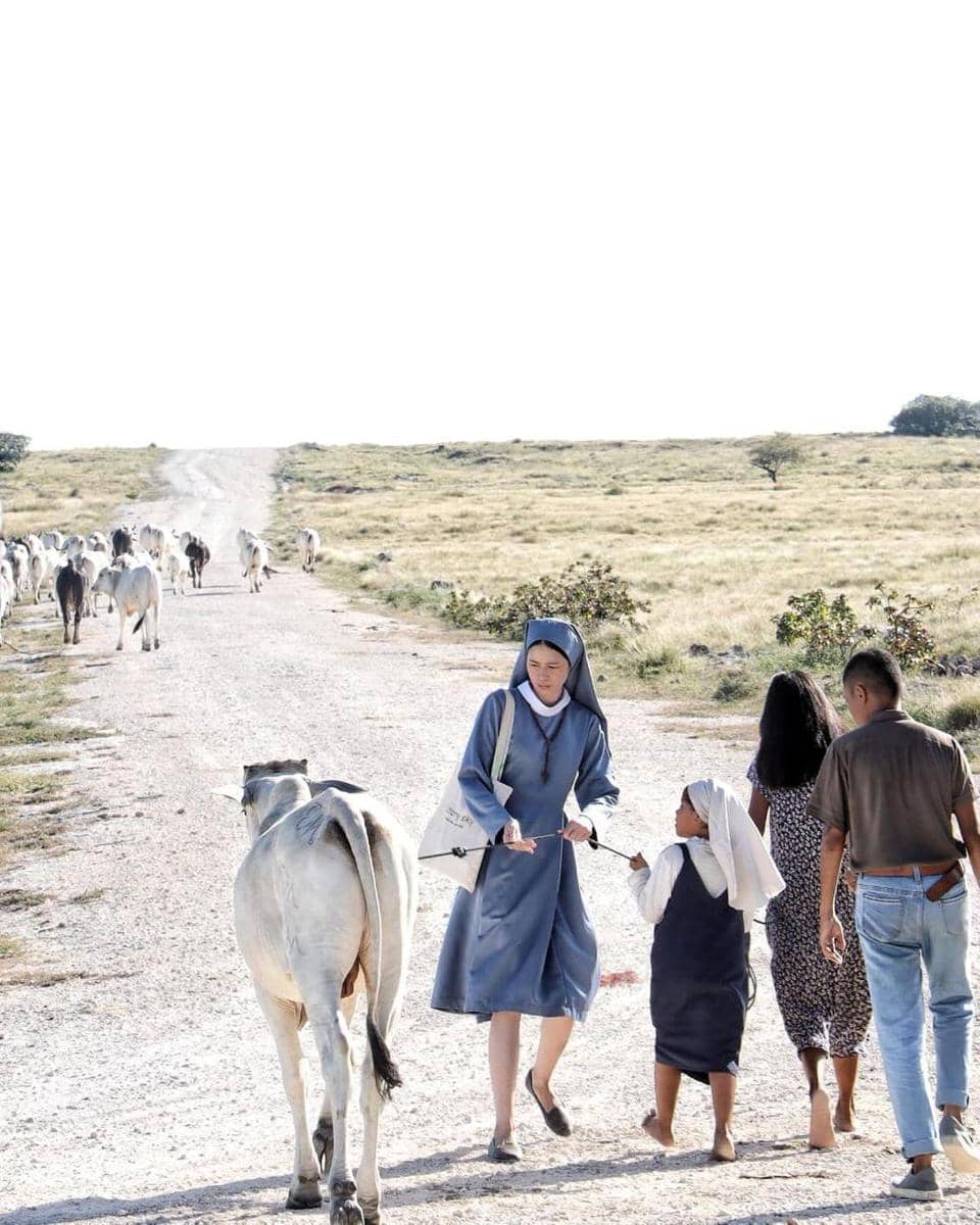 instagram.com/laurabas