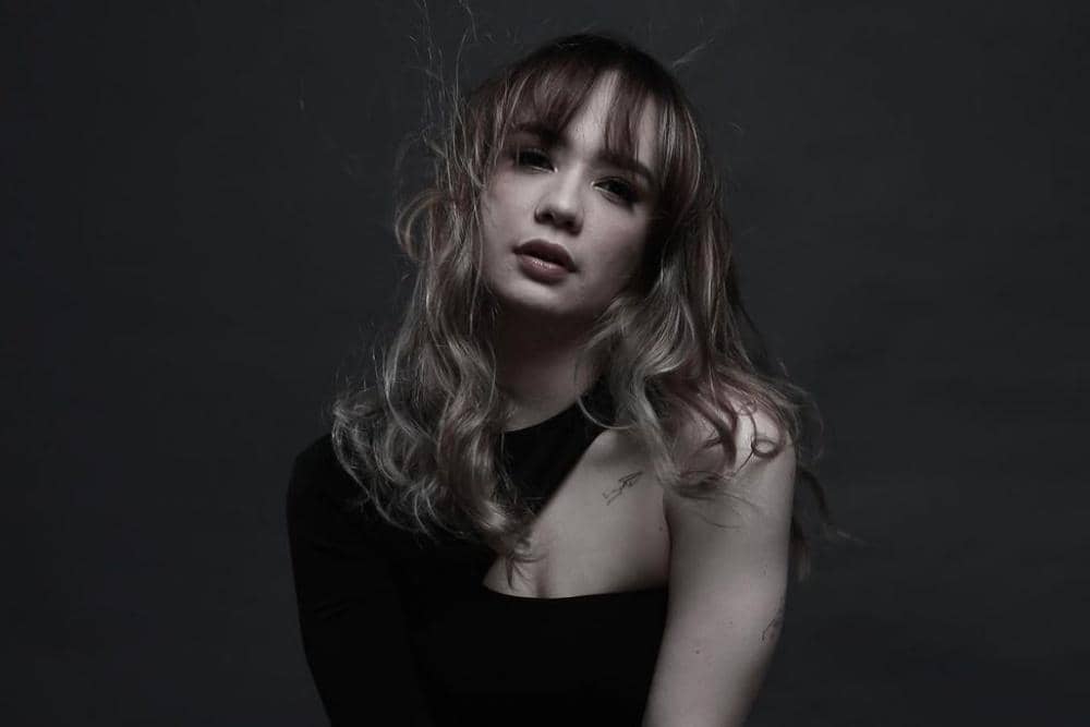 Instagram.com/anneofficial1990