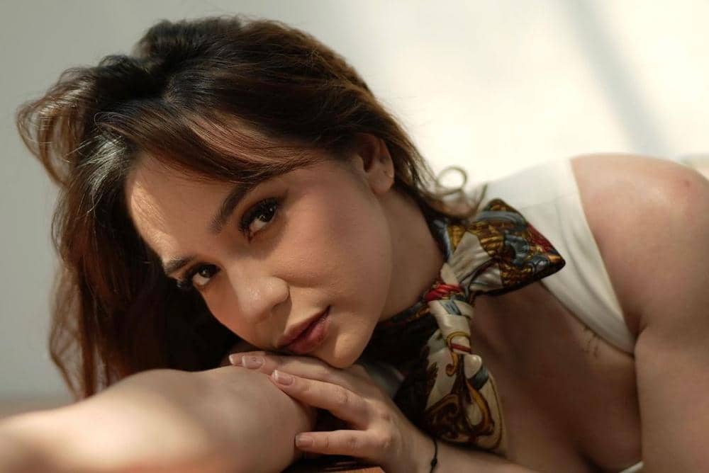 Instagram.com/anneofficial1990