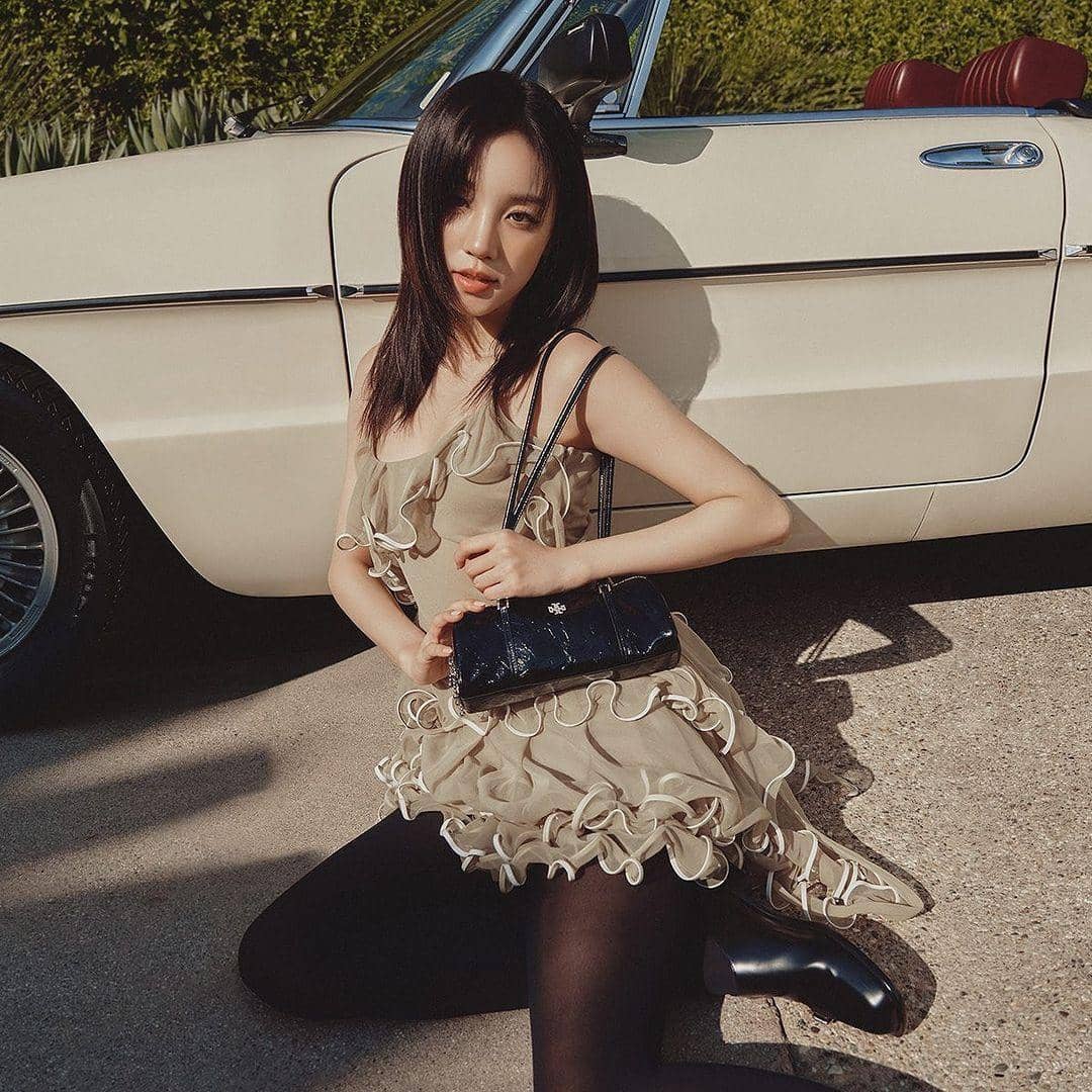 instagram.com/toryburch