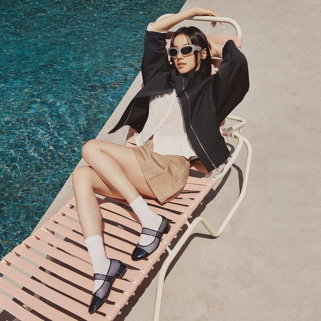 instagram.com/toryburch