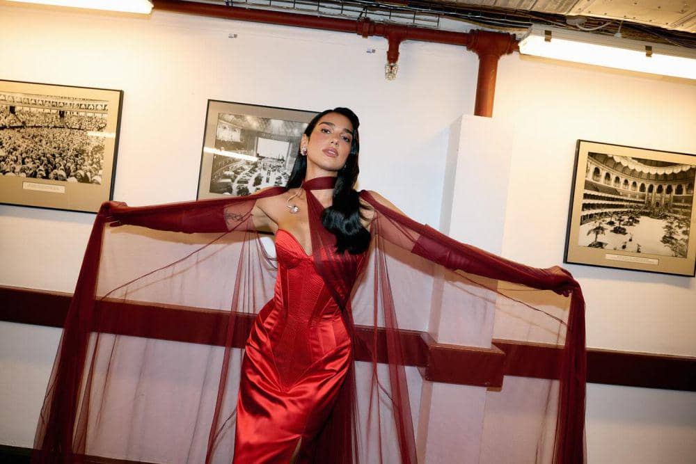 potret Dua Lipa di red carpet (instagram.com/dualipa)