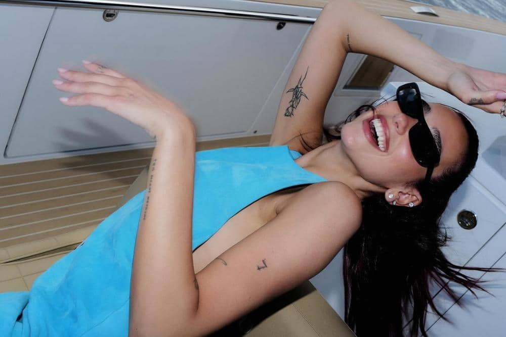 instagram.com/dualipa