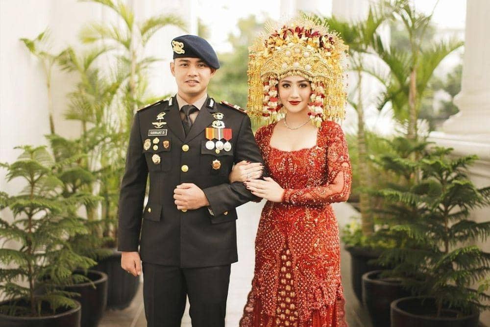 instagram.com/thebridestory