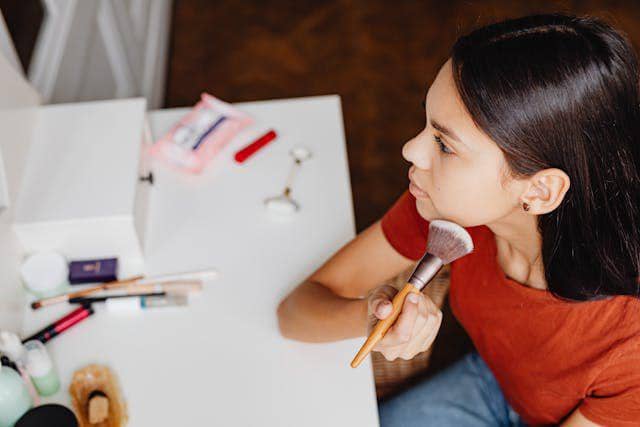 Kenapa Makeup Bisa Terlihat Abu-Abu di Kulit? Ini Penyebabnya
