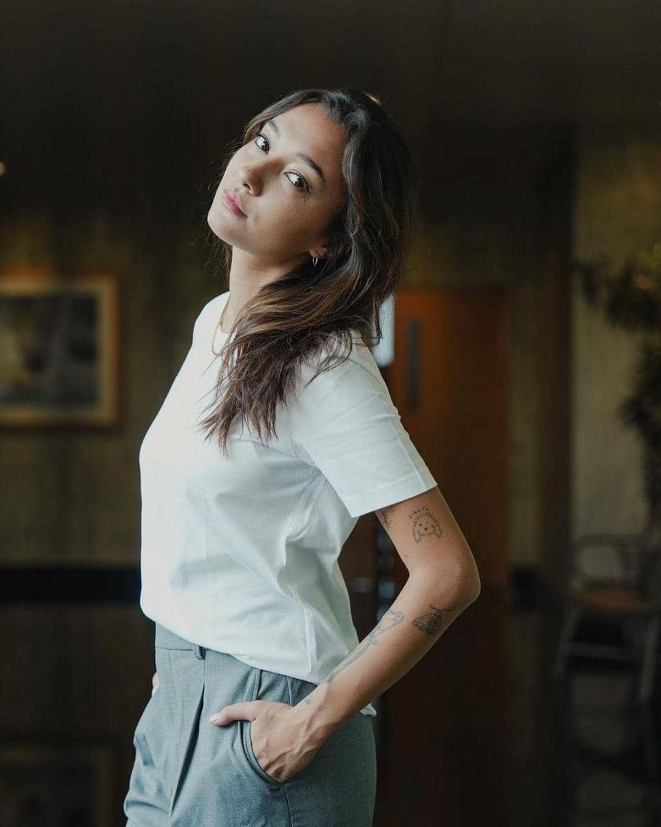 instagram.com/carissaperusset