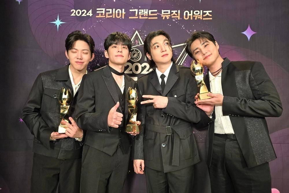 x.com/day6official