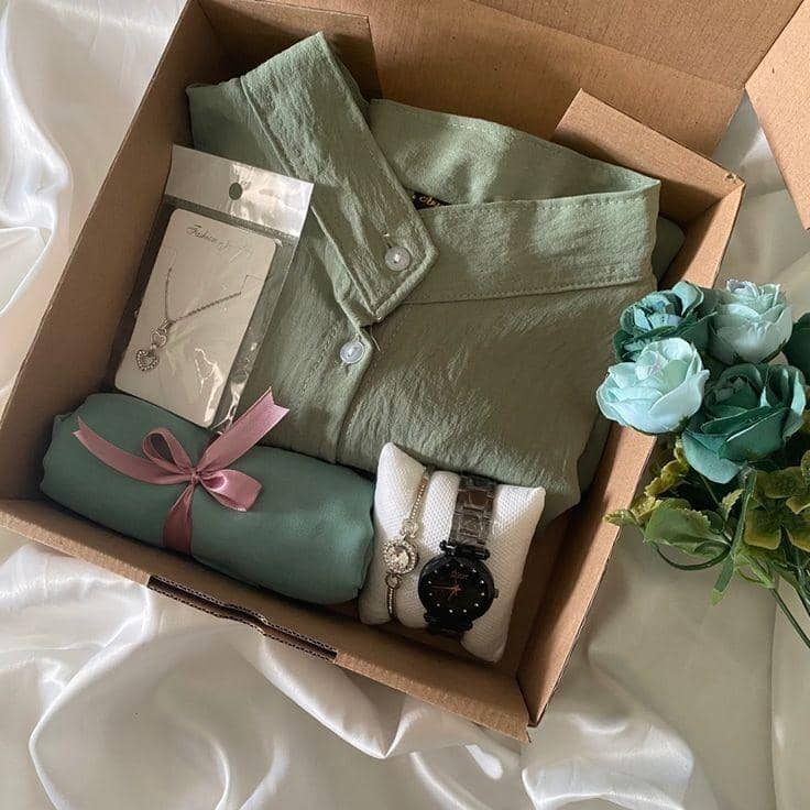 kadu untuk guru berupa baju