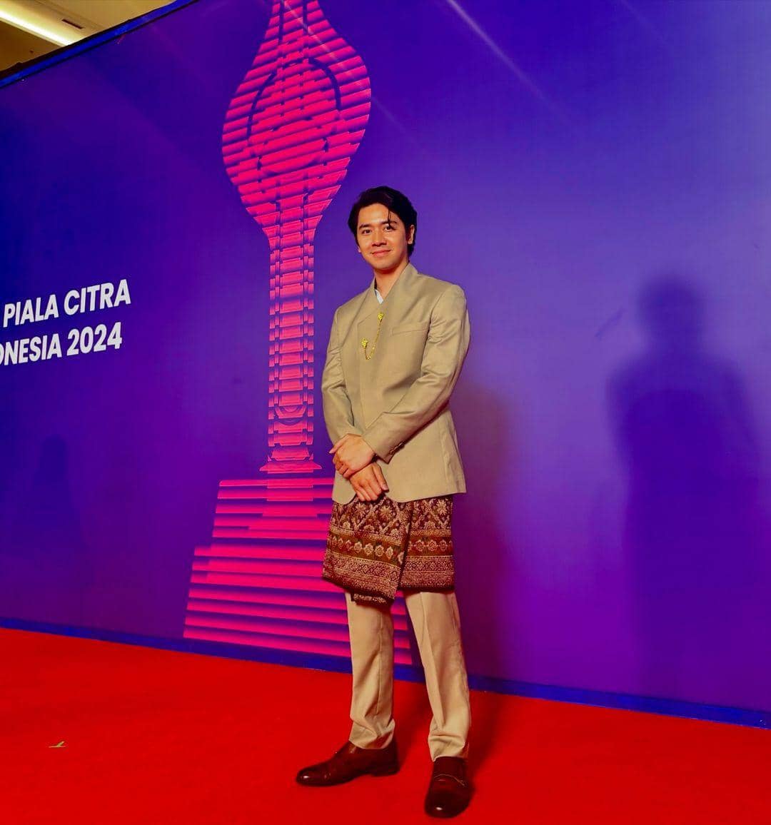 instagram.com/mahiraemir