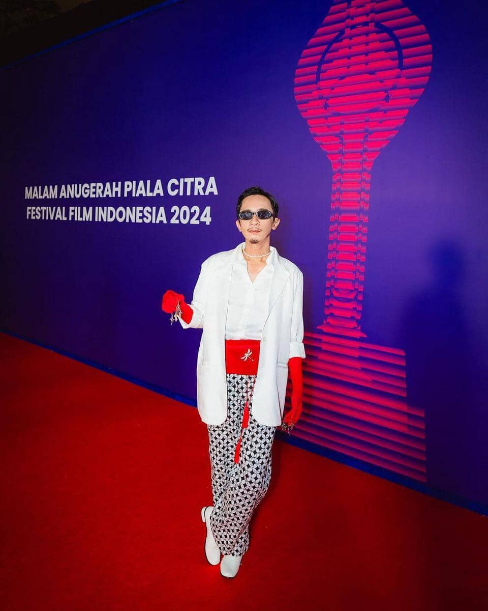 instagram.com/amingisback