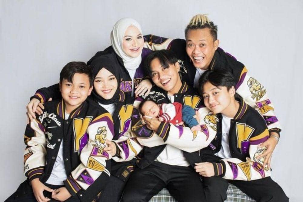 Instagram/nathalieholscher