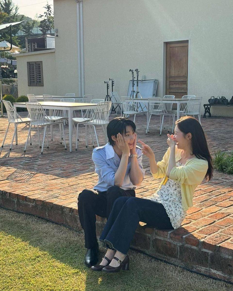 instagram.com/j_chaeyeoni