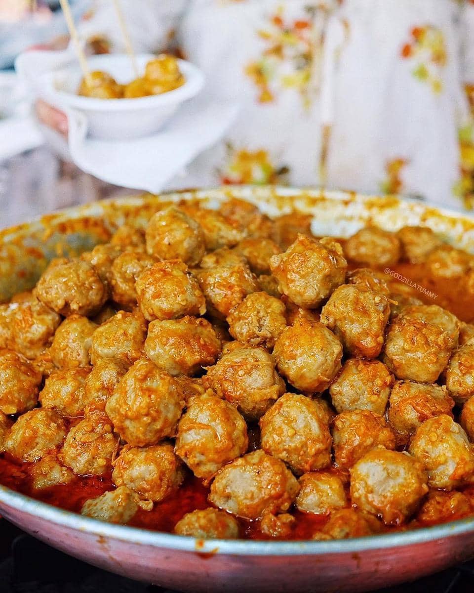 instagram.com/godzillatummy