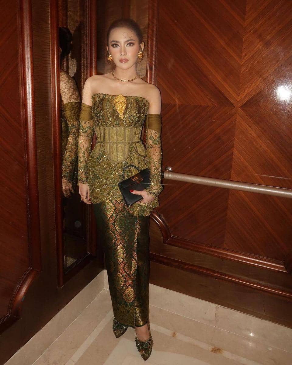 instagram.com/mahaliniraharja