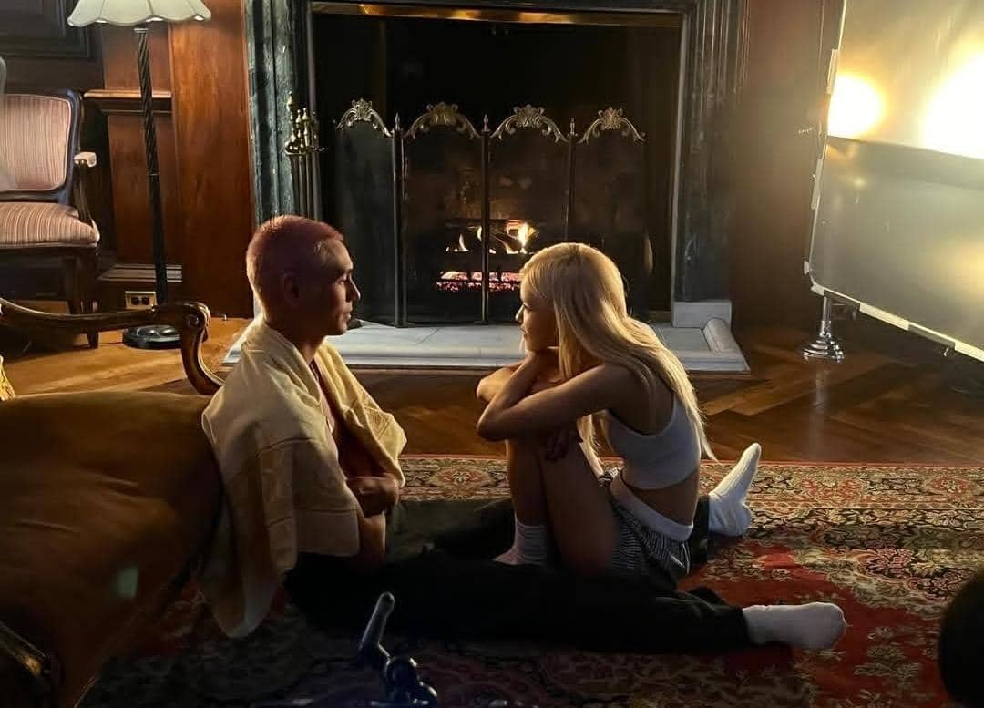 instagram.com/@roses_are_rosie