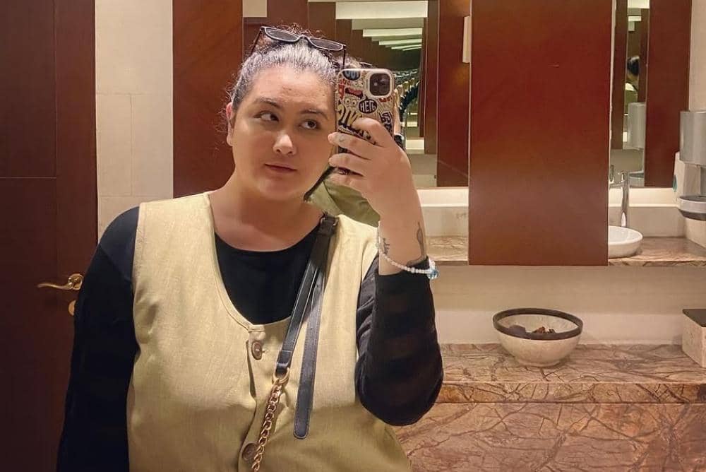 Instagram.com/talithacurtis_