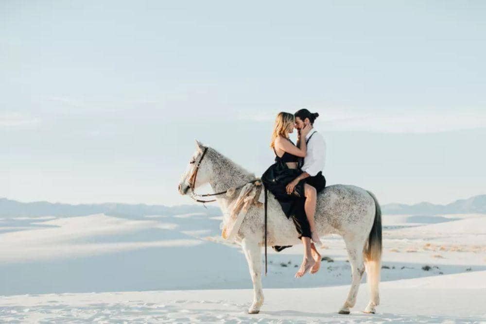 brides.com/Anée Atelier