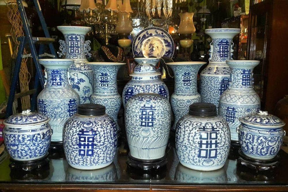 instagram.com/bossantiques