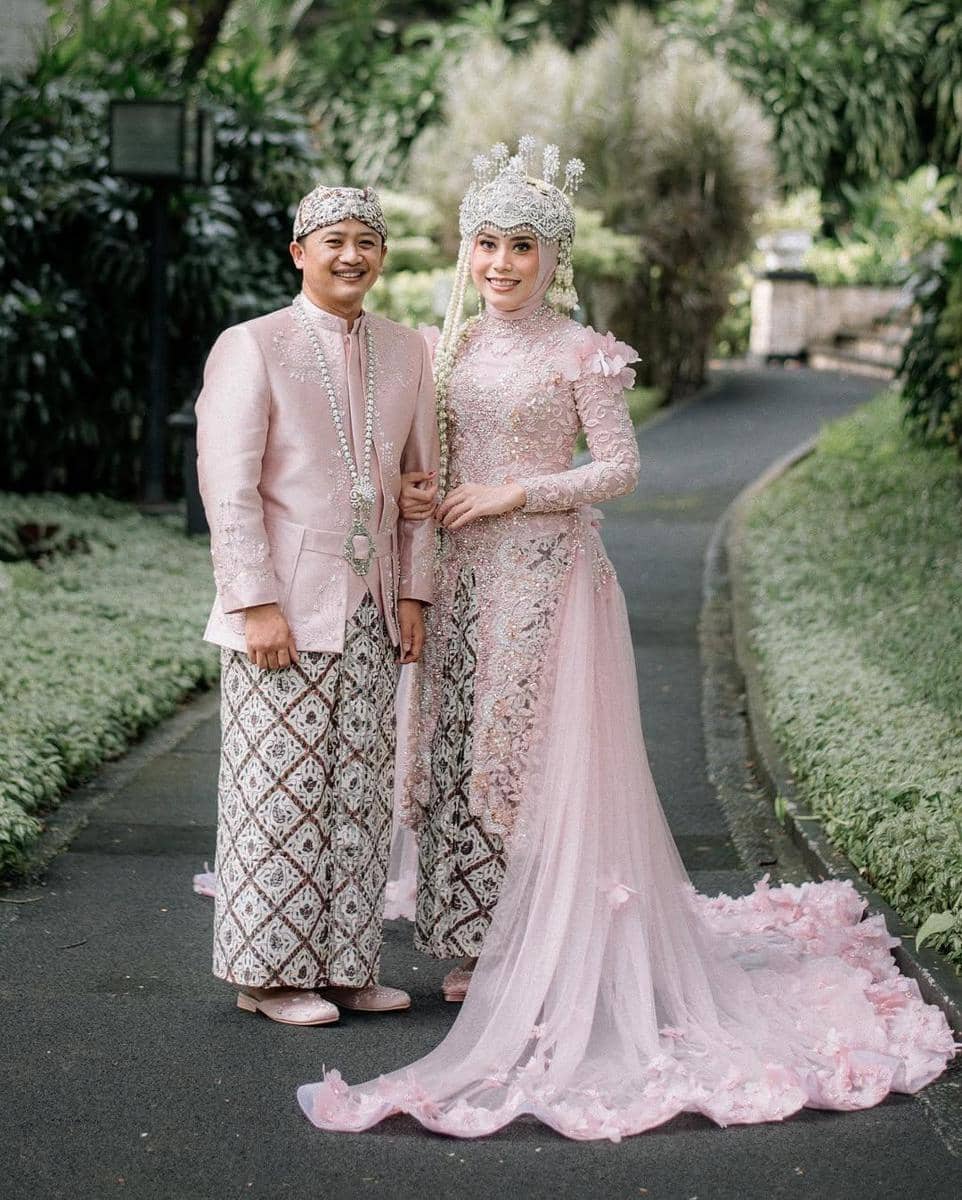 instagram.com/myrnamyura