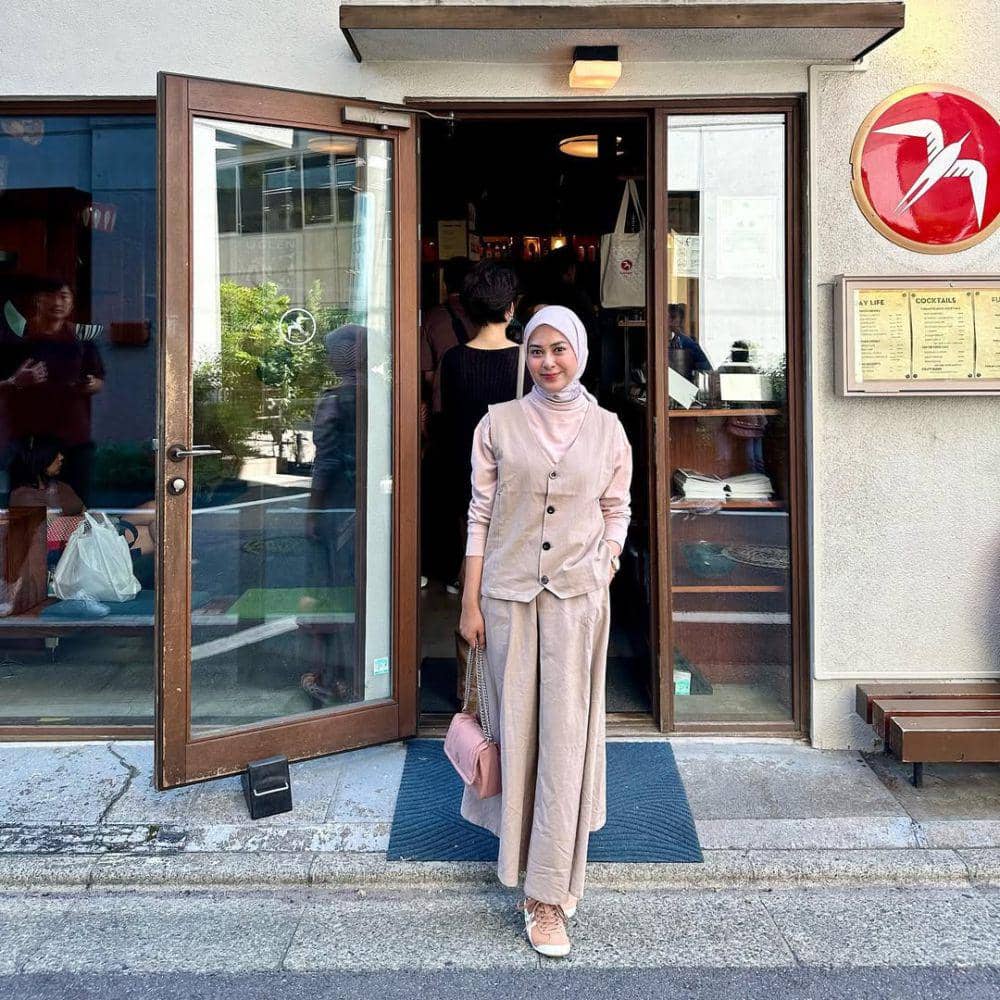 Inspirasi outfit ala Dianty Annisa (instagram.com/diantyy.a)