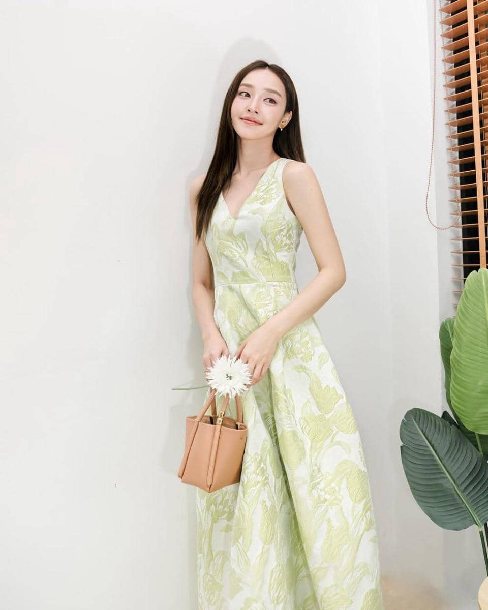 ilustrasi dress midi