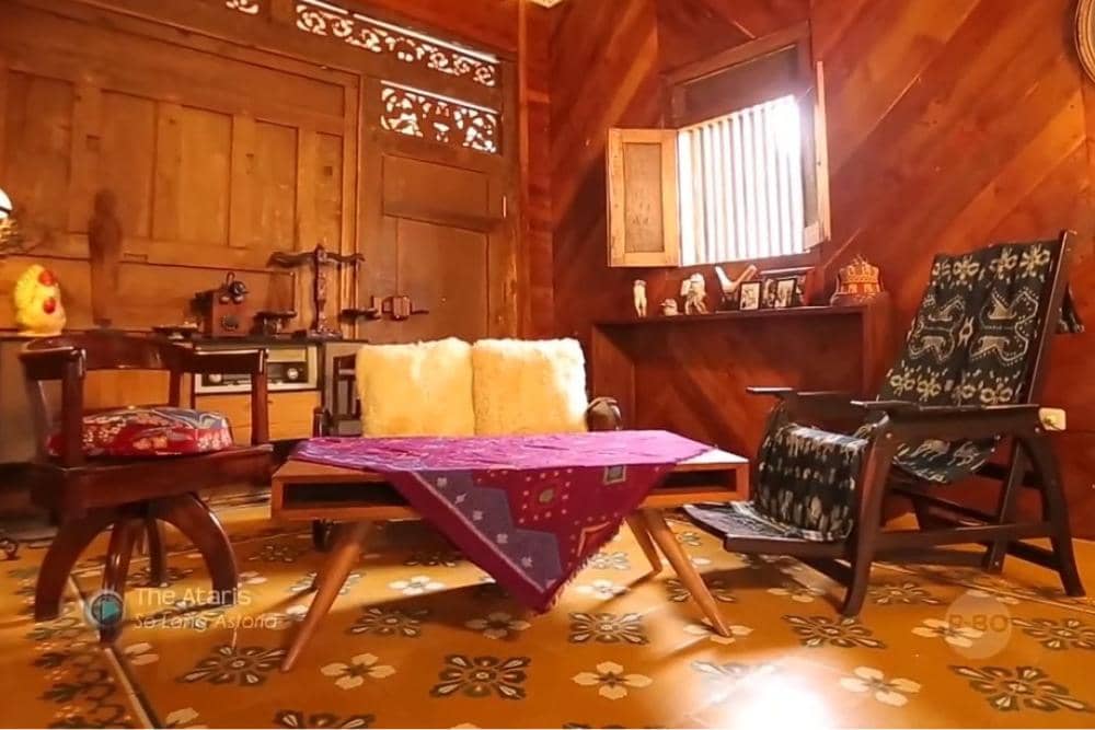 YouTube.com / D'Hakims