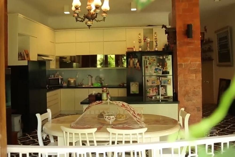 YouTube.com / D'Hakims