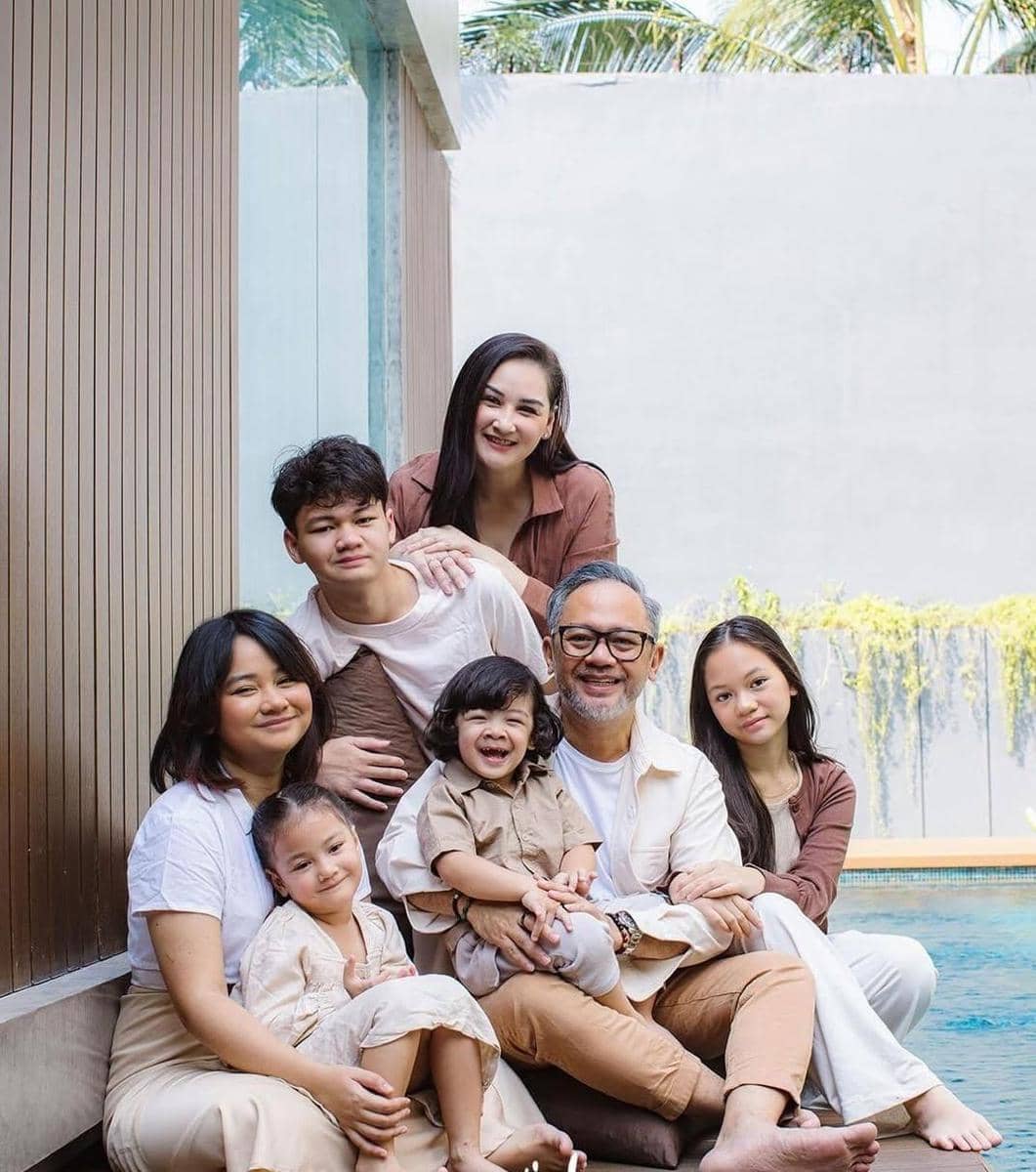 instagram.com/@monaratuliu