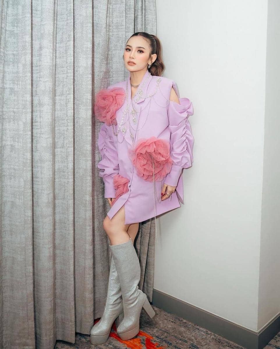 instagram.com/mahaliniraharja