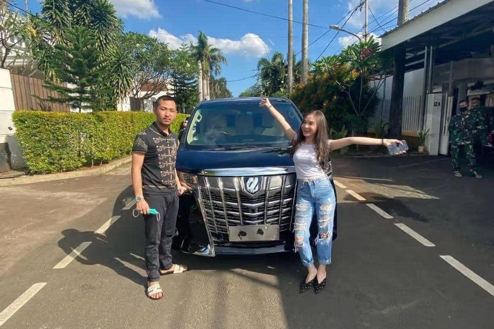 instagram.com/elinaaaaajoerg