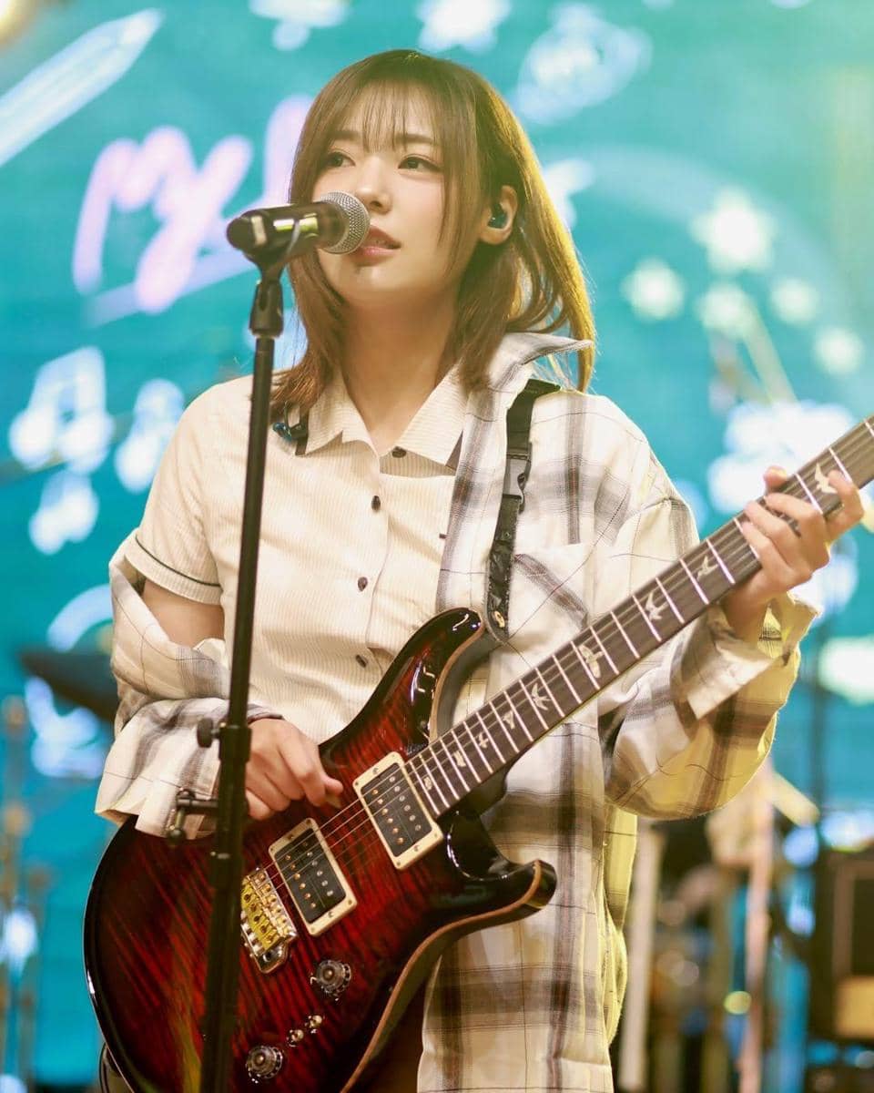 instagram.com/qwerband_official